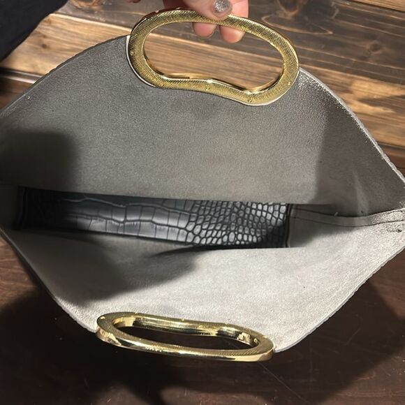 Black Reptile Textured Purse with Good Tone Top Handles Bag - Picture 6 of 7